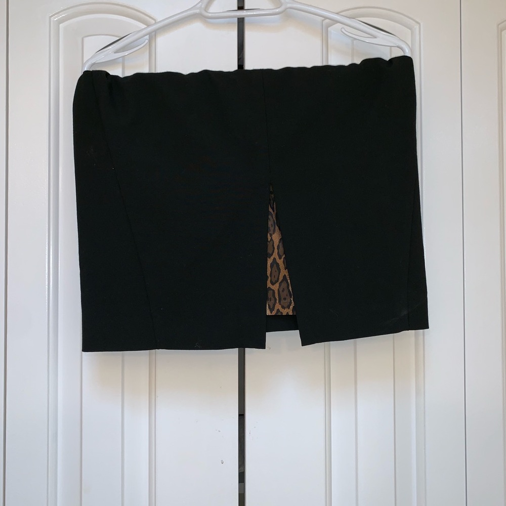 Pencil skirt with peek-a-boo leopard print